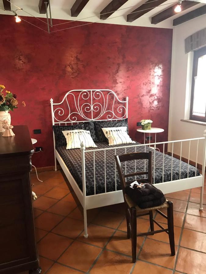 B&B Il Martin Pescatore Bagnolo San Vito ภายนอก รูปภาพ
